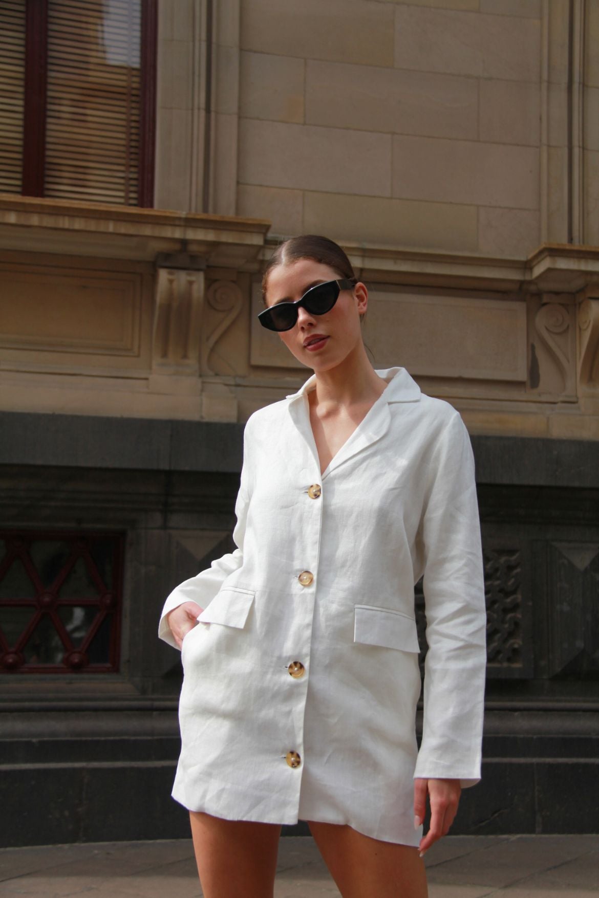 THE LONGLINE BLAZER ~ off white