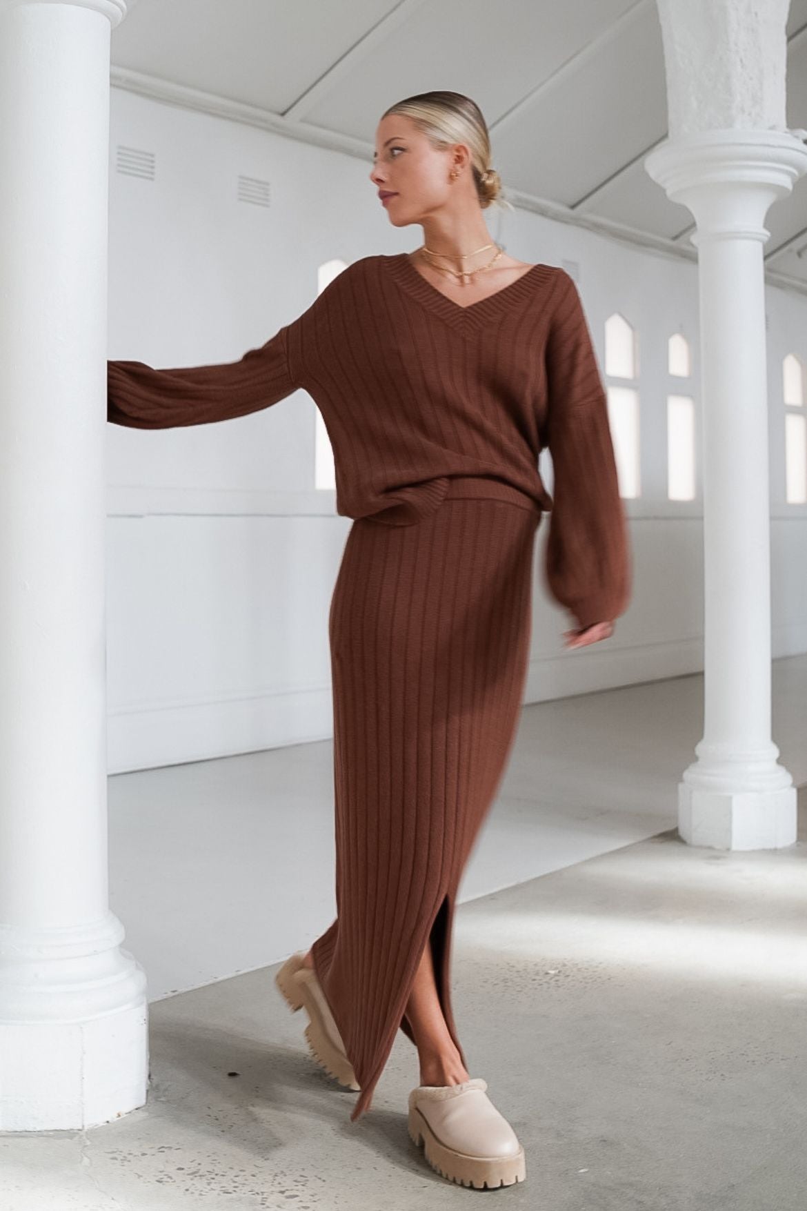 The Ease - Quinn Knit Rib Jumper Chocolate Brown