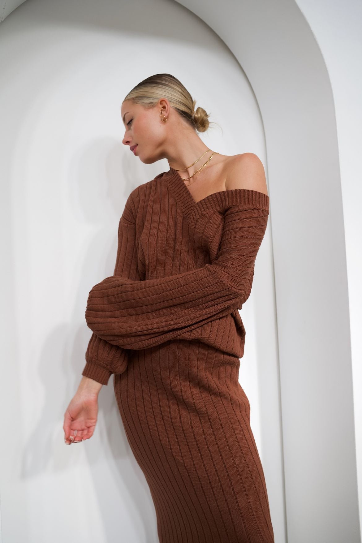 The Ease - Quinn Knit Rib Jumper Chocolate Brown