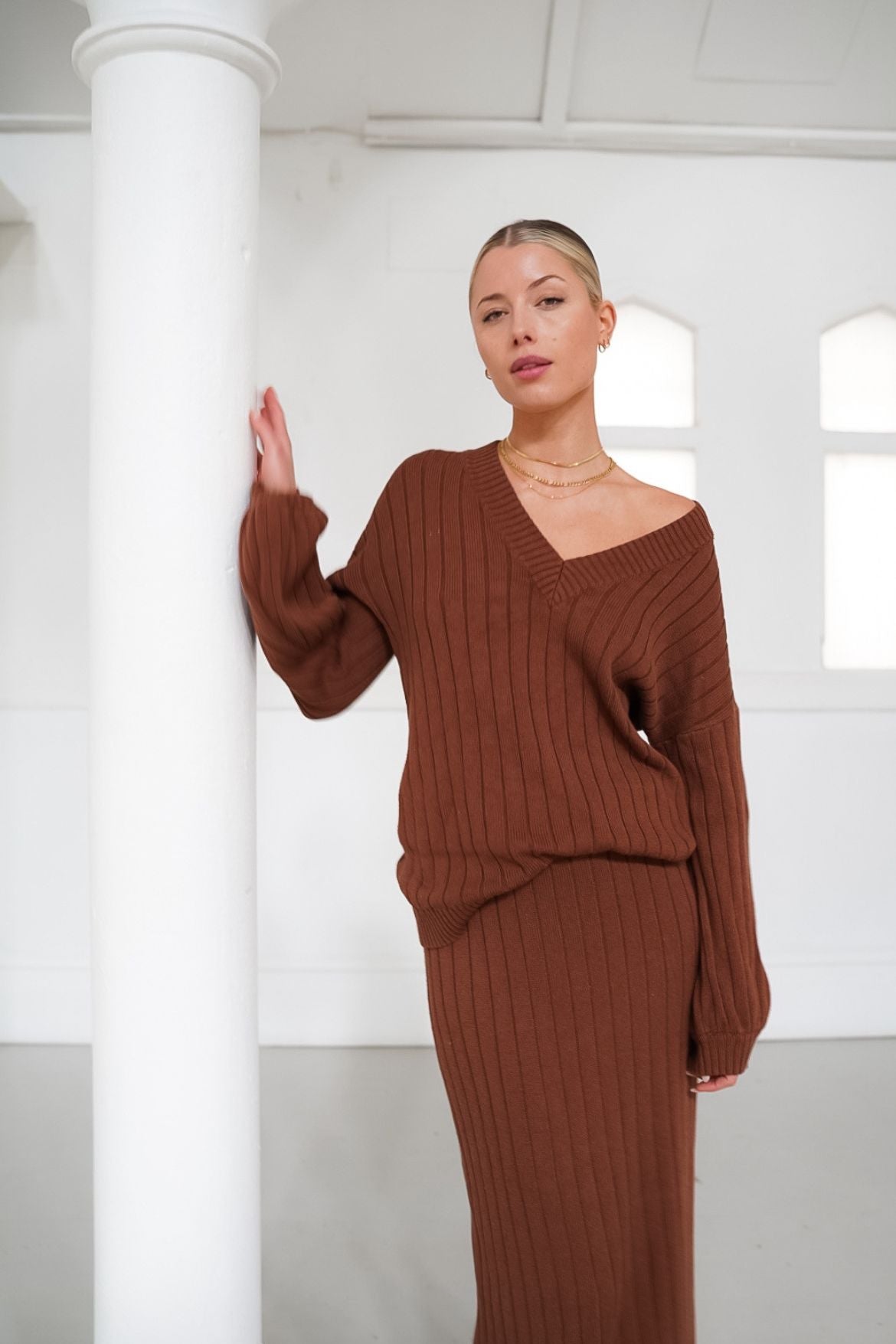The Ease - Quinn Knit Rib Jumper Chocolate Brown