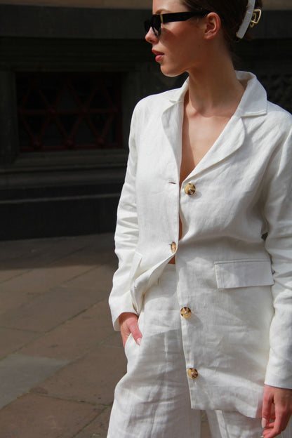 THE LONGLINE BLAZER ~ off white